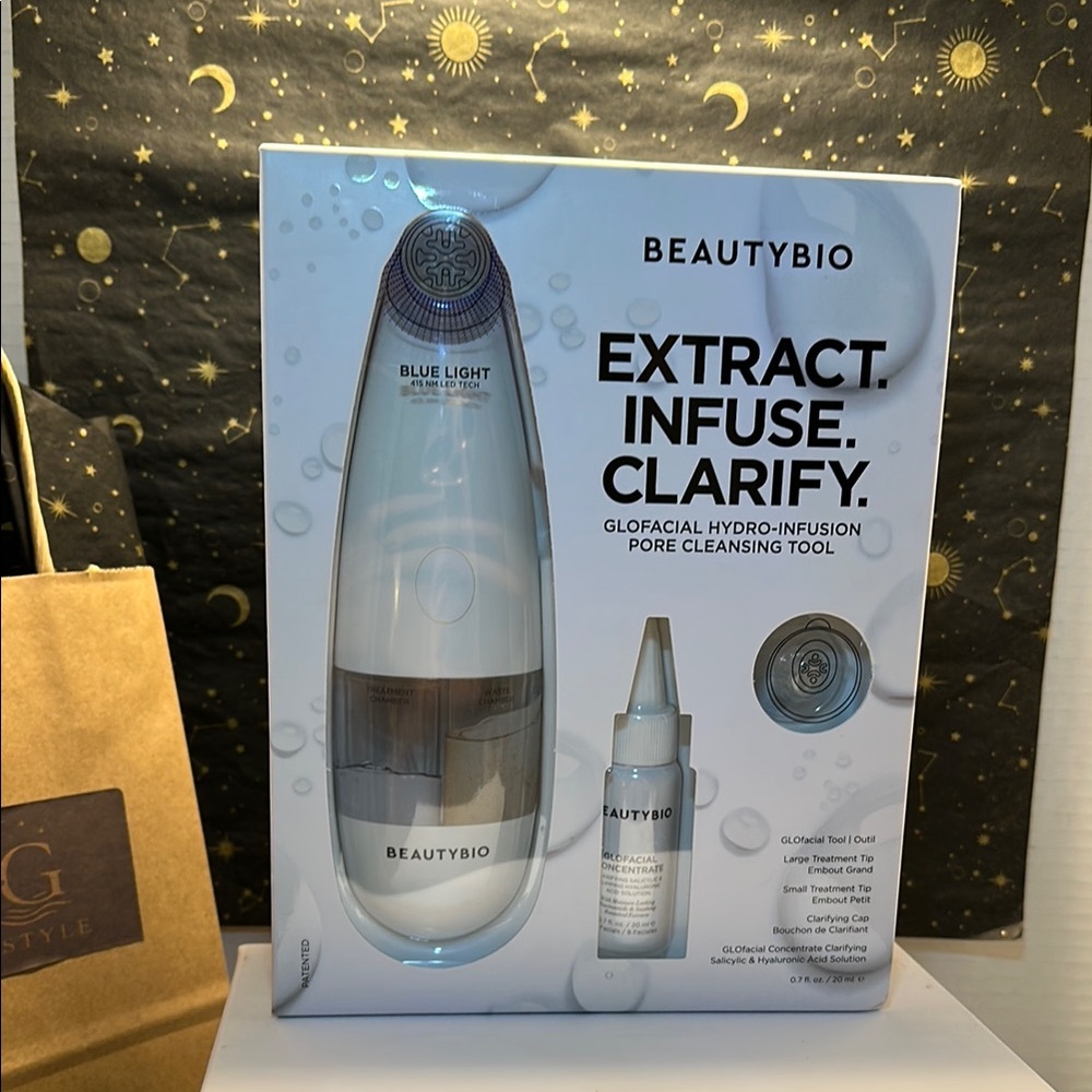 White and Silver Pore Cleansing Tool